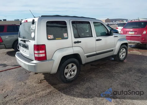 2010 Jeep Liberty Sport z USA, uszkodzony, nr VIN 1J4PN2GK5AW153467
